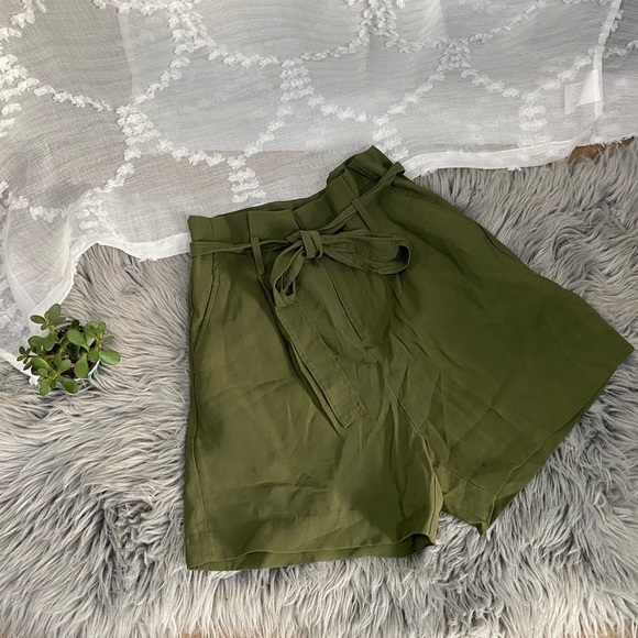 A new day army green paper bag high waist short size 2 - Picture 5 of 10